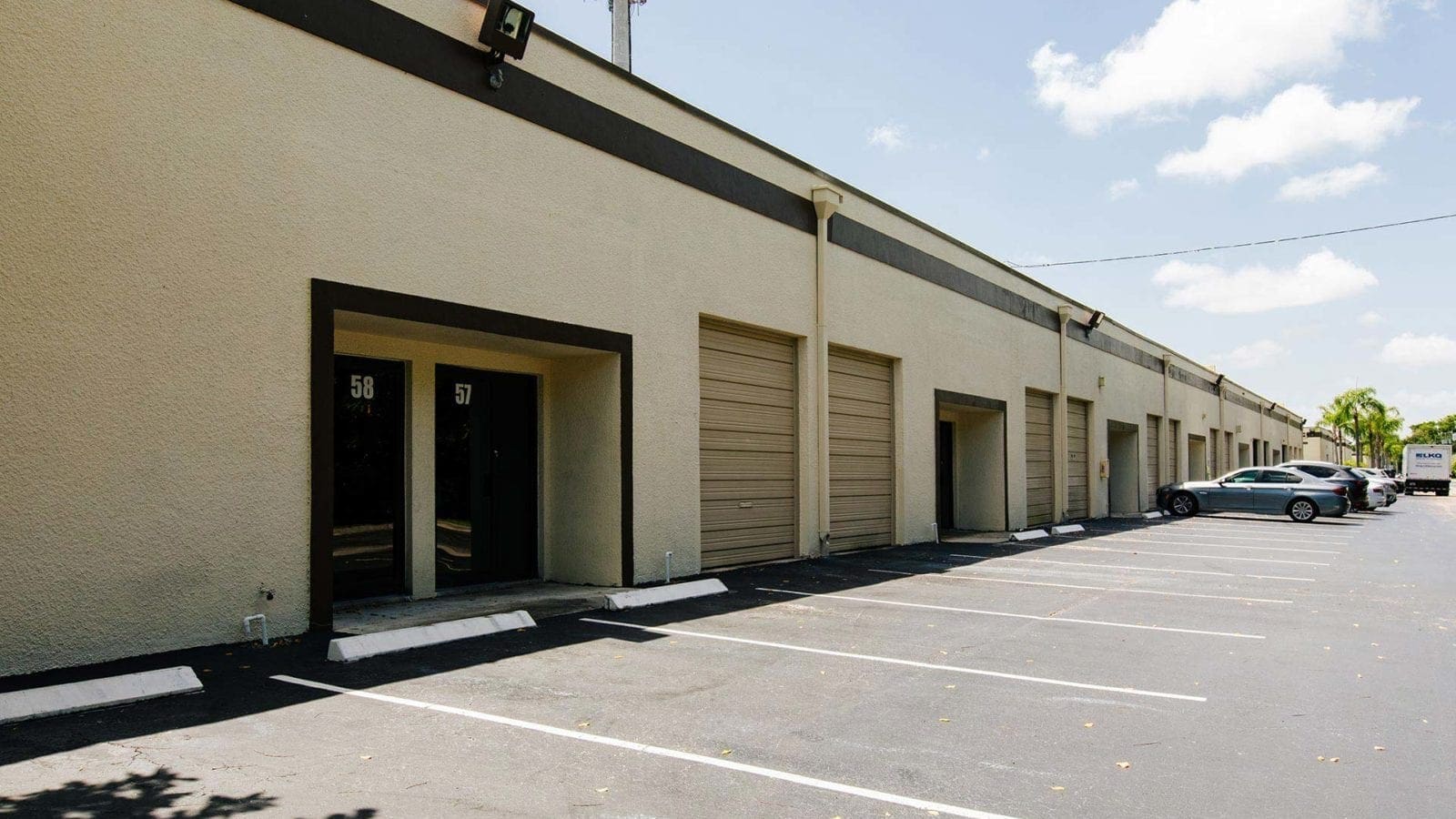 Boca Commerce Park exterior loading dock photo